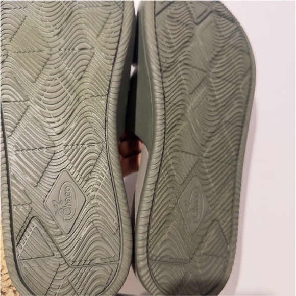 Chaco\'s Men\'s Chilos Slide Sandal in Olive Green